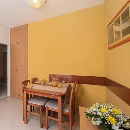 Apartmán 1 Bedroom Amazing In *